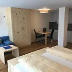 康纳德酒店 3*