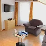 康纳德酒店 酒店 3*