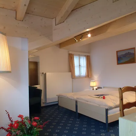 Conrad 3*