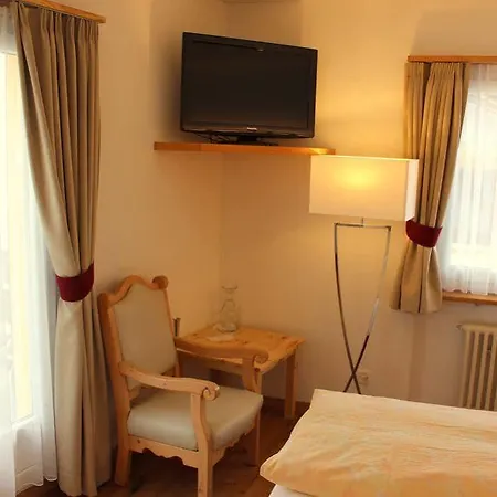 Отель Conrad 3*